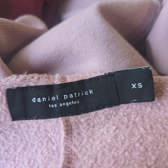 Elegant Pink Cold Shoulder Sweatshirt - Picture 5 of 6